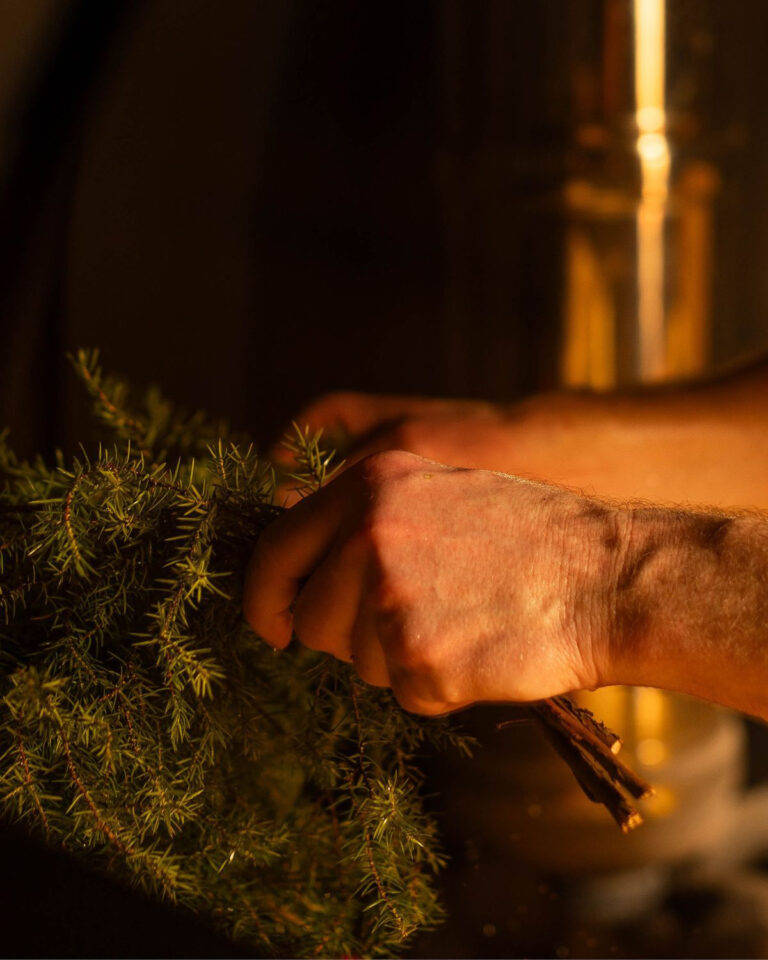 Per ar slotiņām pirtī - Kalmju Pirts